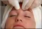 The Smart Peel Aesthetician Microdermabrasion Unit creates a feeling of deep relaxation to help reduce stress, tones and tighten facial muscles.